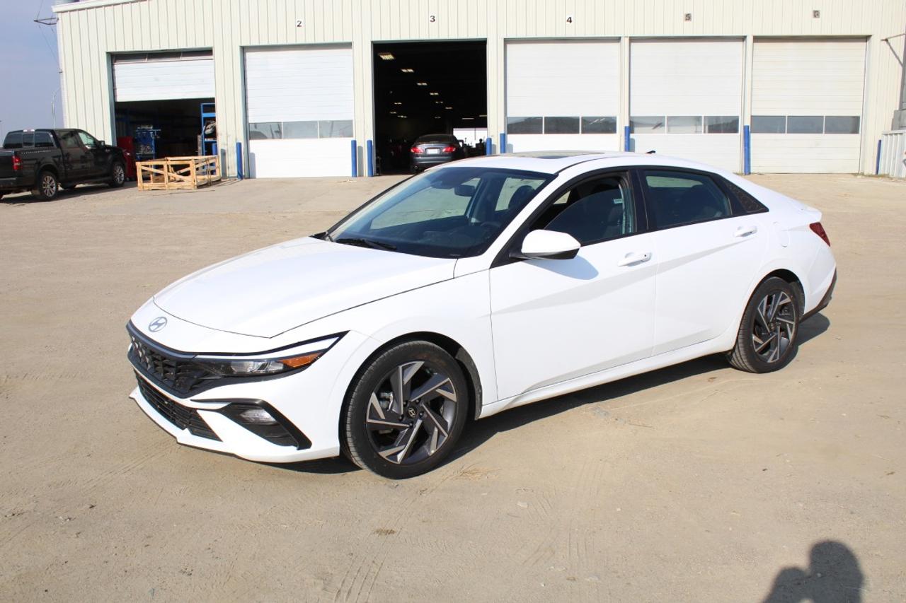 2025 Hyundai Elantra Preferred IVT w/Tech Pkg, Htd cloth, S/R, NAV, BUC - Photo #1