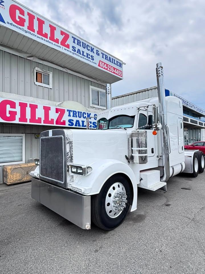 Used 2002 PETERBILT 379  for sale in Surrey, BC
