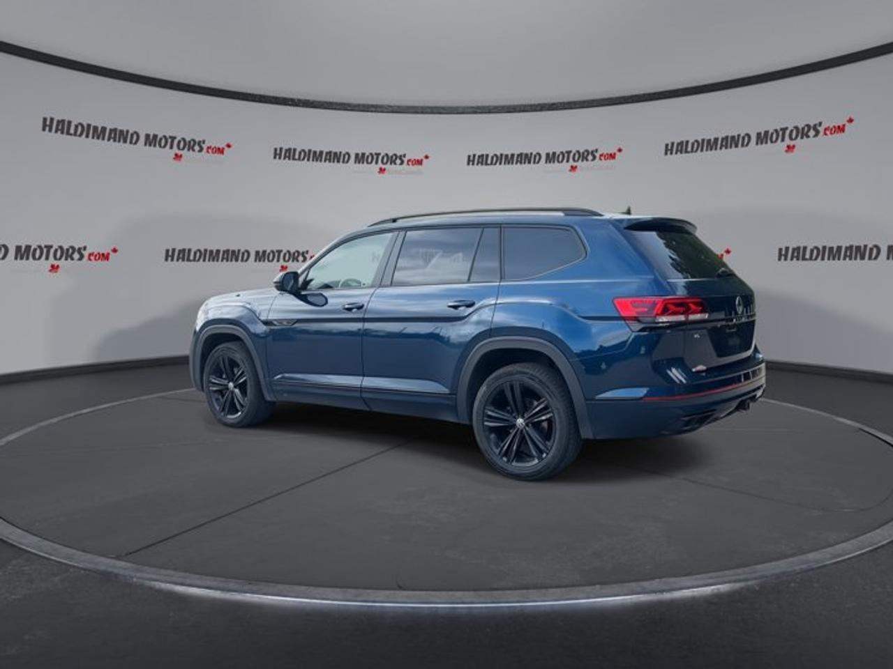 2023 Volkswagen Atlas Highline R Line 4WD | One Owner | No Accidents Photo