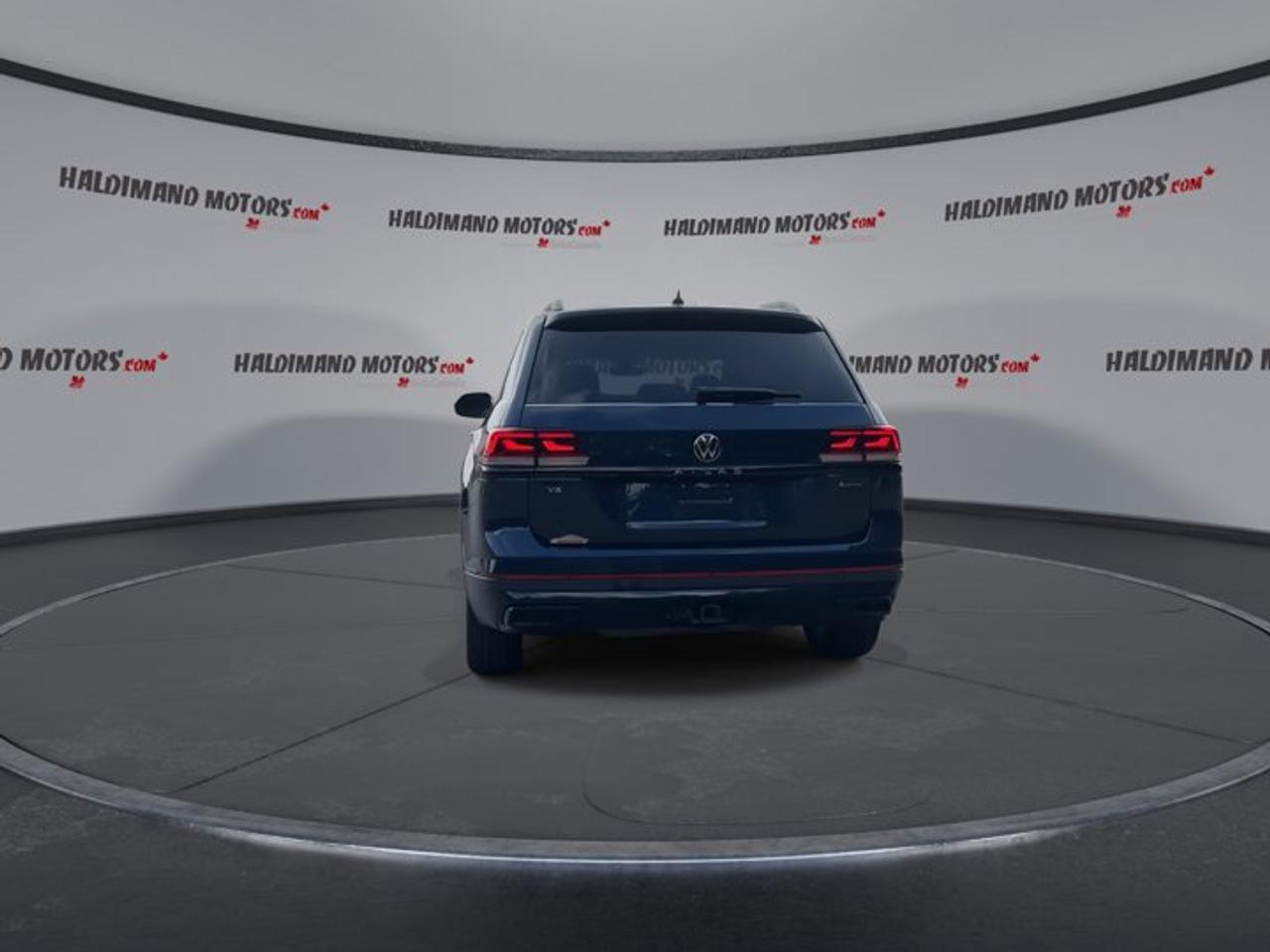 2023 Volkswagen Atlas Highline R Line 4WD | One Owner | No Accidents Photo