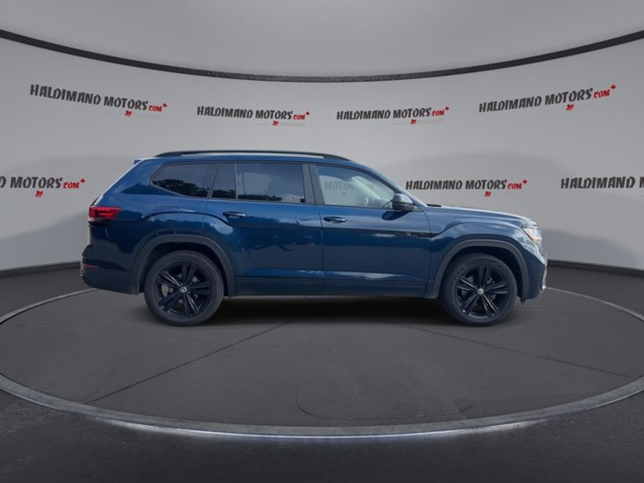 2023 Volkswagen Atlas Highline R Line 4WD | One Owner | No Accidents Photo