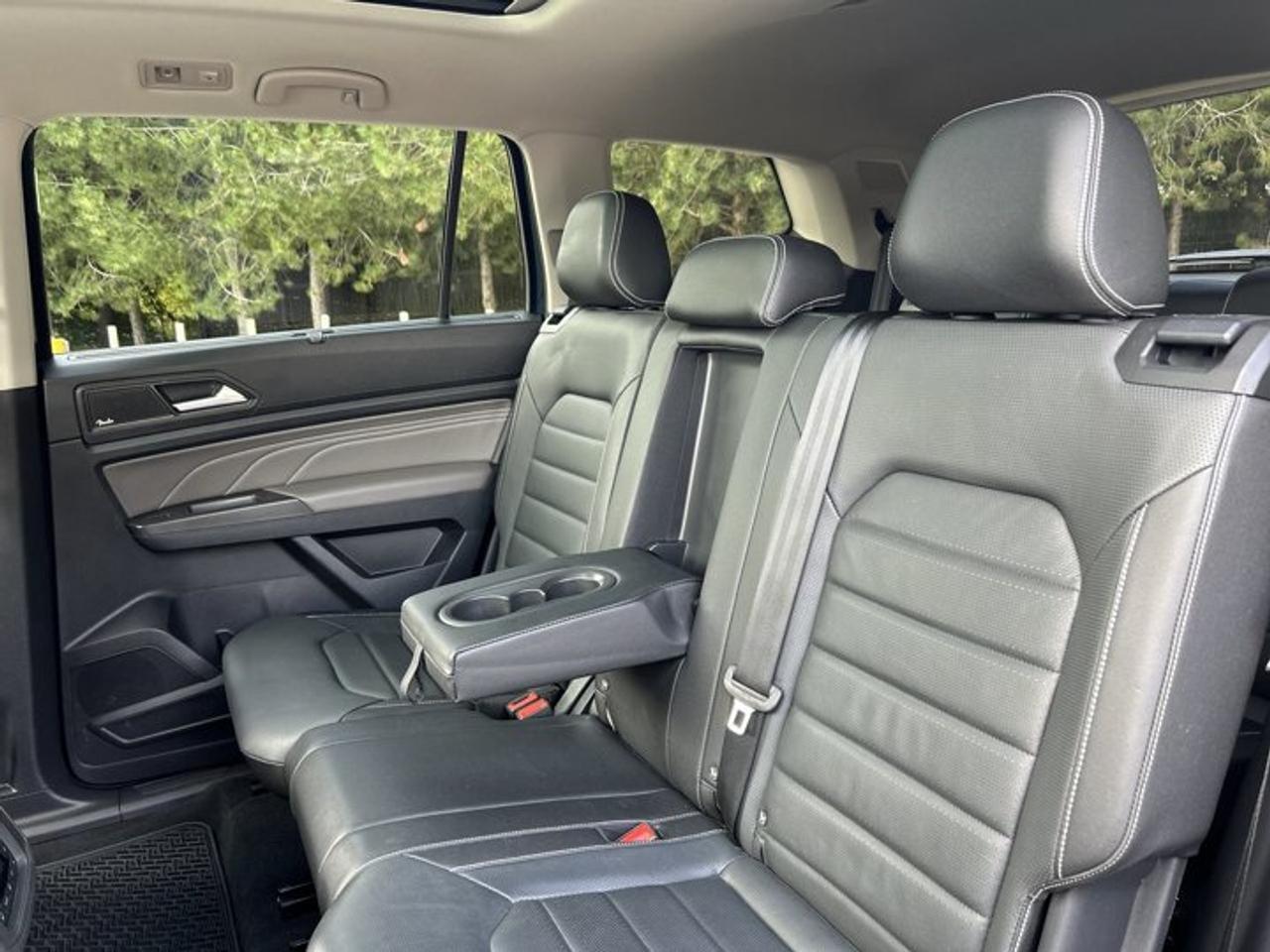 2023 Volkswagen Atlas Highline R Line 4WD | One Owner | No Accidents Photo