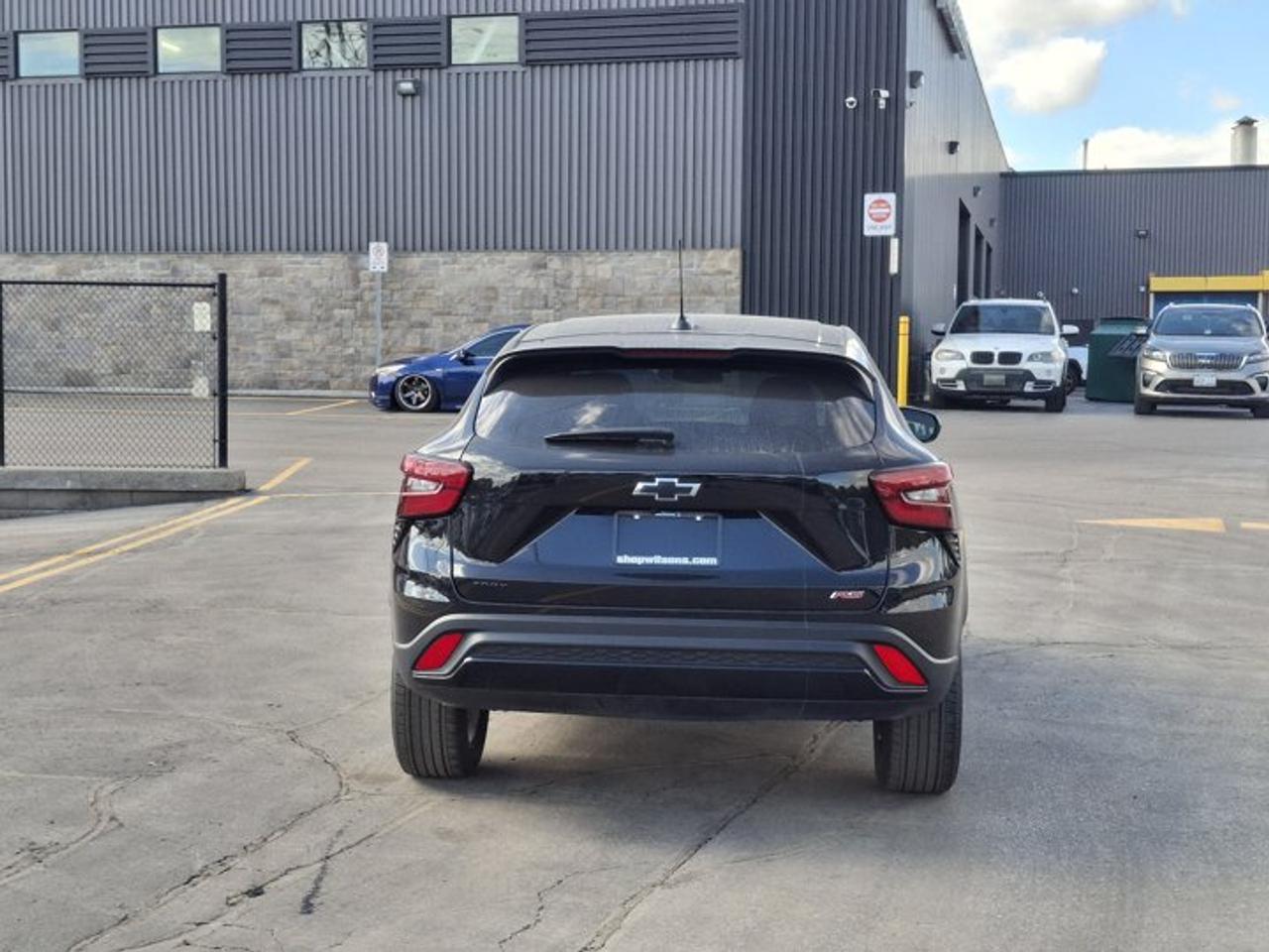 2024 Chevrolet Trax 1RS | Heated Seats + Steering | Wireless CarPlay + Android | Remote Start | FCA | Rear Cam & More ! Photo