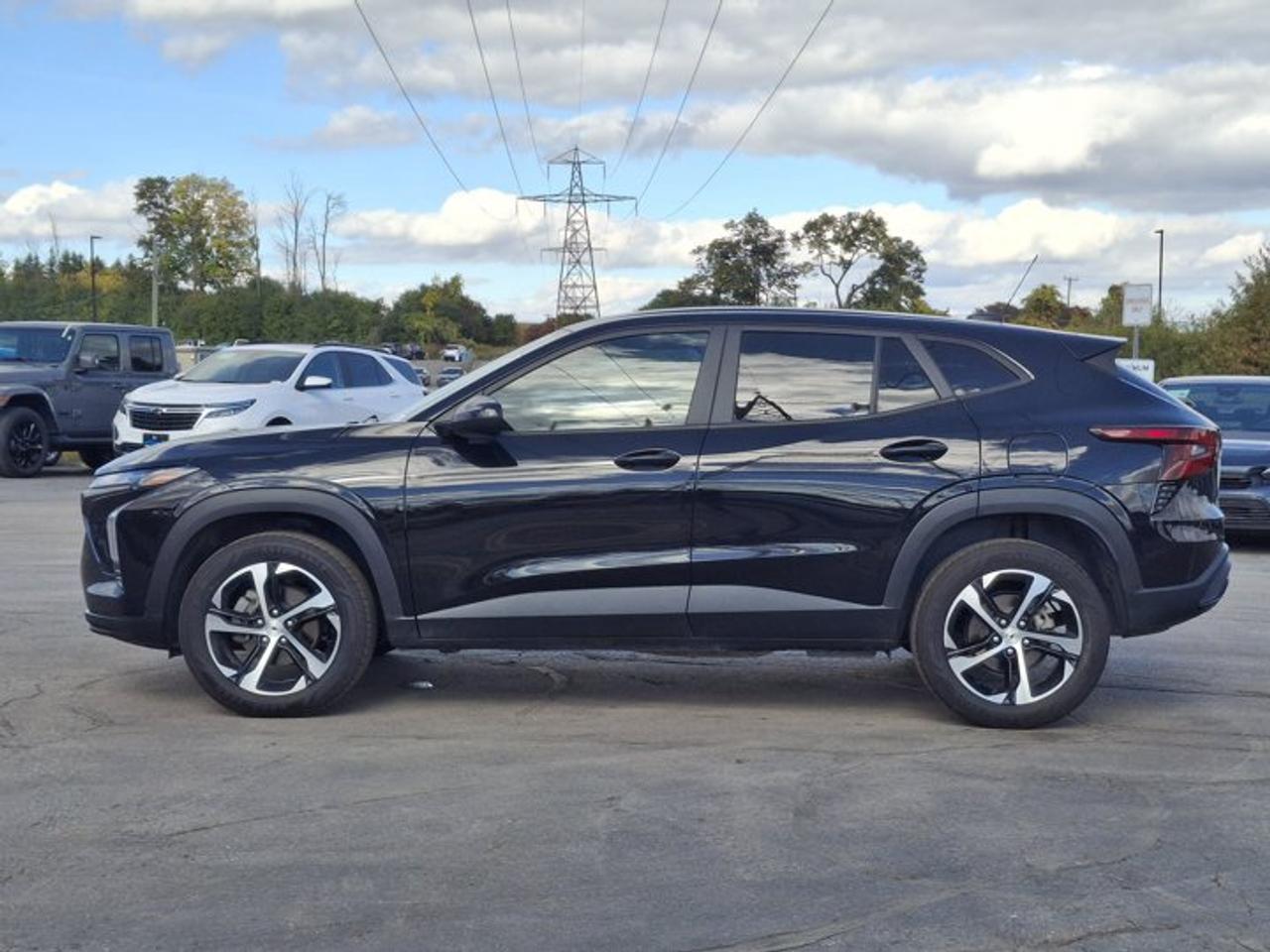 2024 Chevrolet Trax 1RS | Heated Seats + Steering | Wireless CarPlay + Android | Remote Start | FCA | Rear Cam & More ! Photo5