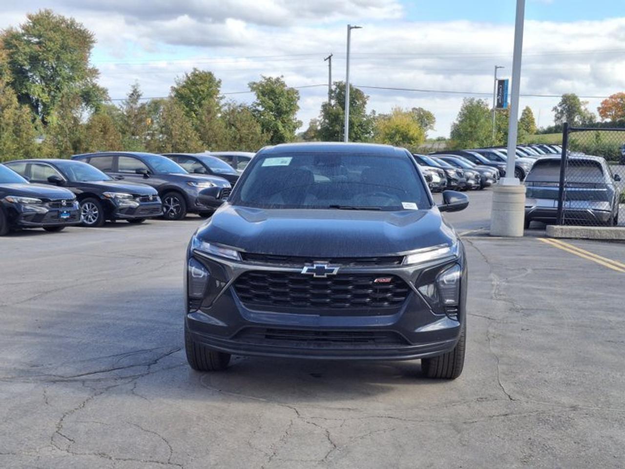 2024 Chevrolet Trax 1RS | Heated Seats + Steering | Wireless CarPlay + Android | Remote Start | FCA | Rear Cam & More ! Photo