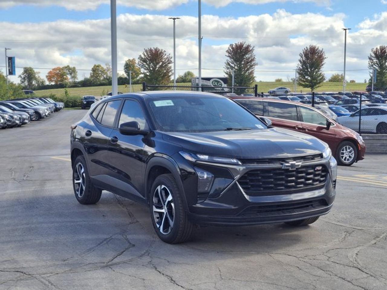 2024 Chevrolet Trax 1RS | Heated Seats + Steering | Wireless CarPlay + Android | Remote Start | FCA | Rear Cam & More ! Photo