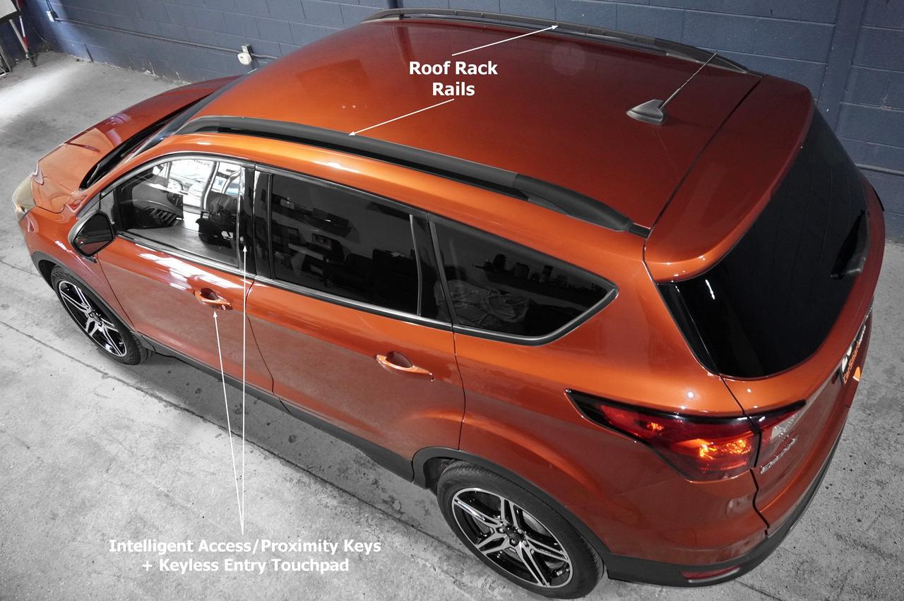 2019 Ford Escape SEL Photo3