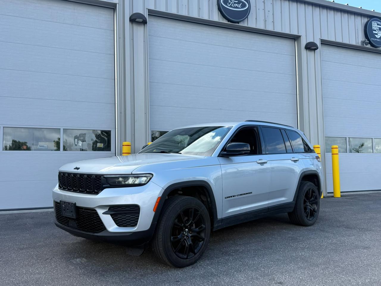 Used 2022 Jeep Grand Cherokee Altitude - NOACCIDENTS|CARPLAY|NAVI|HEATEDSEATS for sale in Barrie, ON