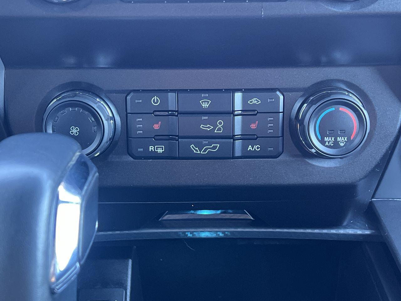 2020 Ford F-150 XLT 4X4, REVERSE CAM, HEATED SEATS, FRONT POWER SEATS!! Photo