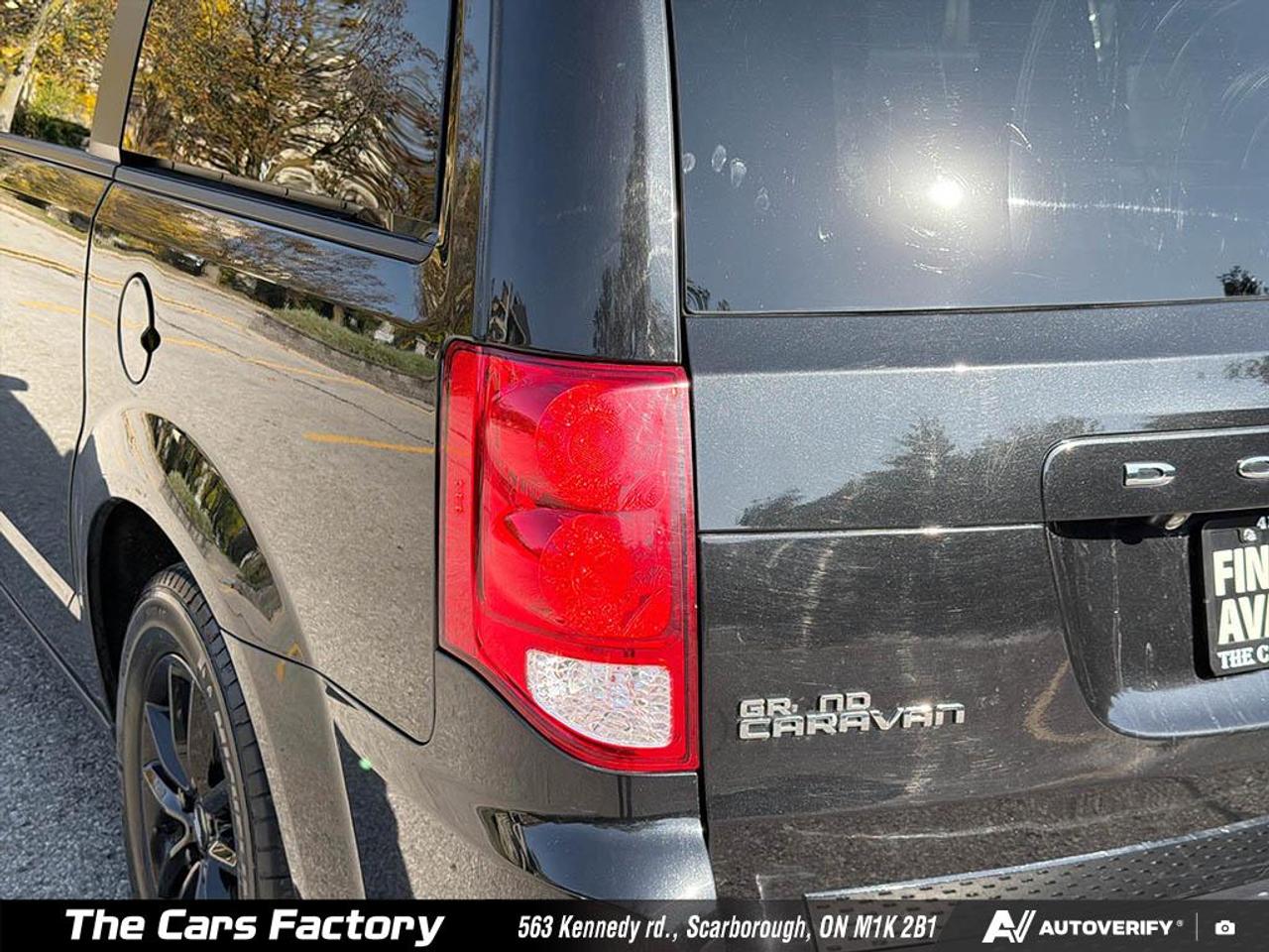 2019 Dodge Grand Caravan GT Stow 'N Go DVD / Leather / 1-Owner No Accident Photo