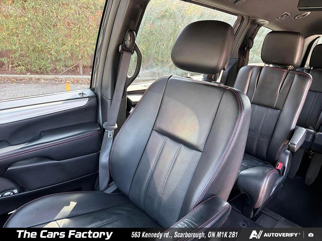 2019 Dodge Grand Caravan GT Stow 'N Go DVD / Leather / 1-Owner No Accident Photo