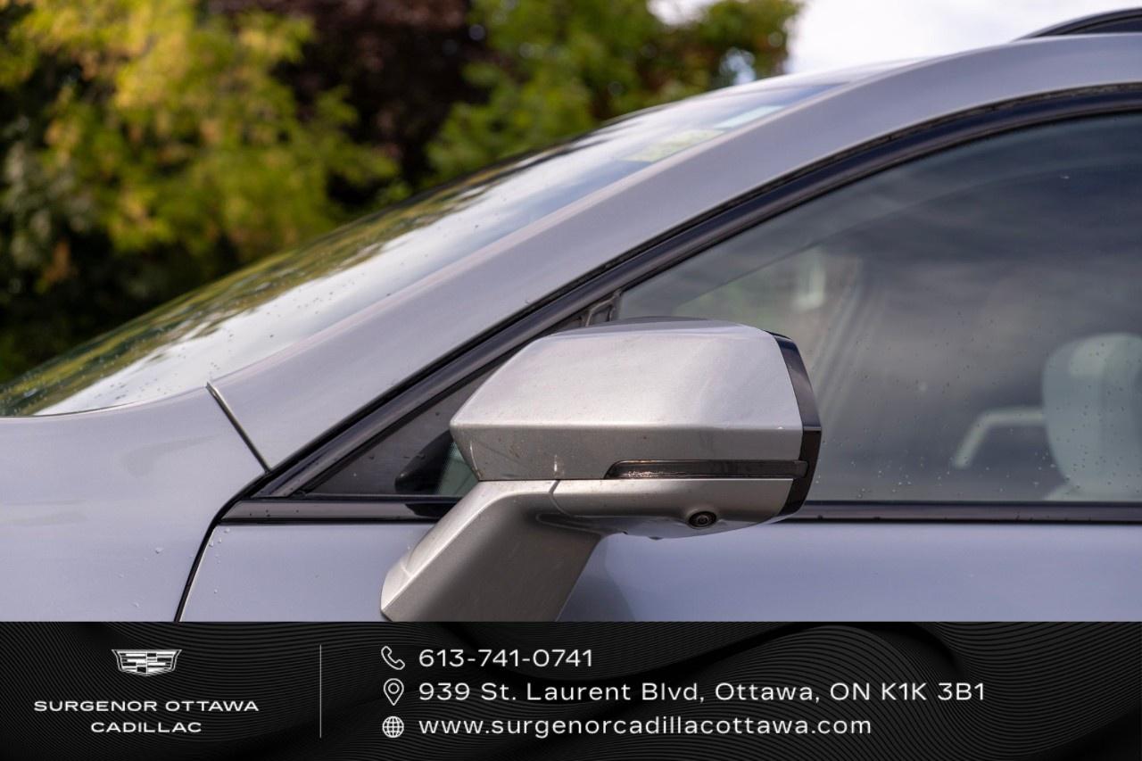2025 Cadillac XT4 AWD 4dr Sport Photo2