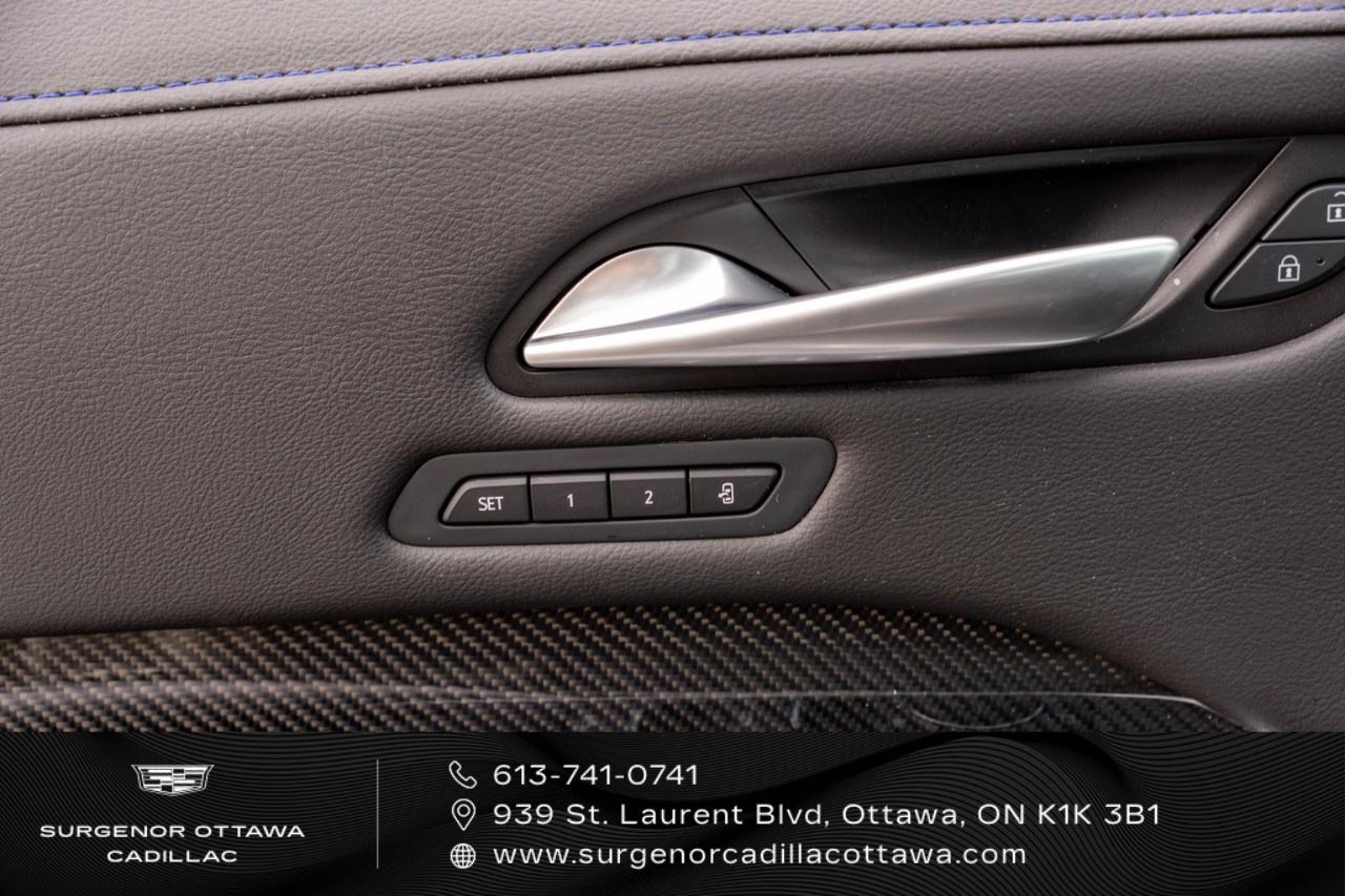 2025 Cadillac XT4 AWD 4dr Sport Photo