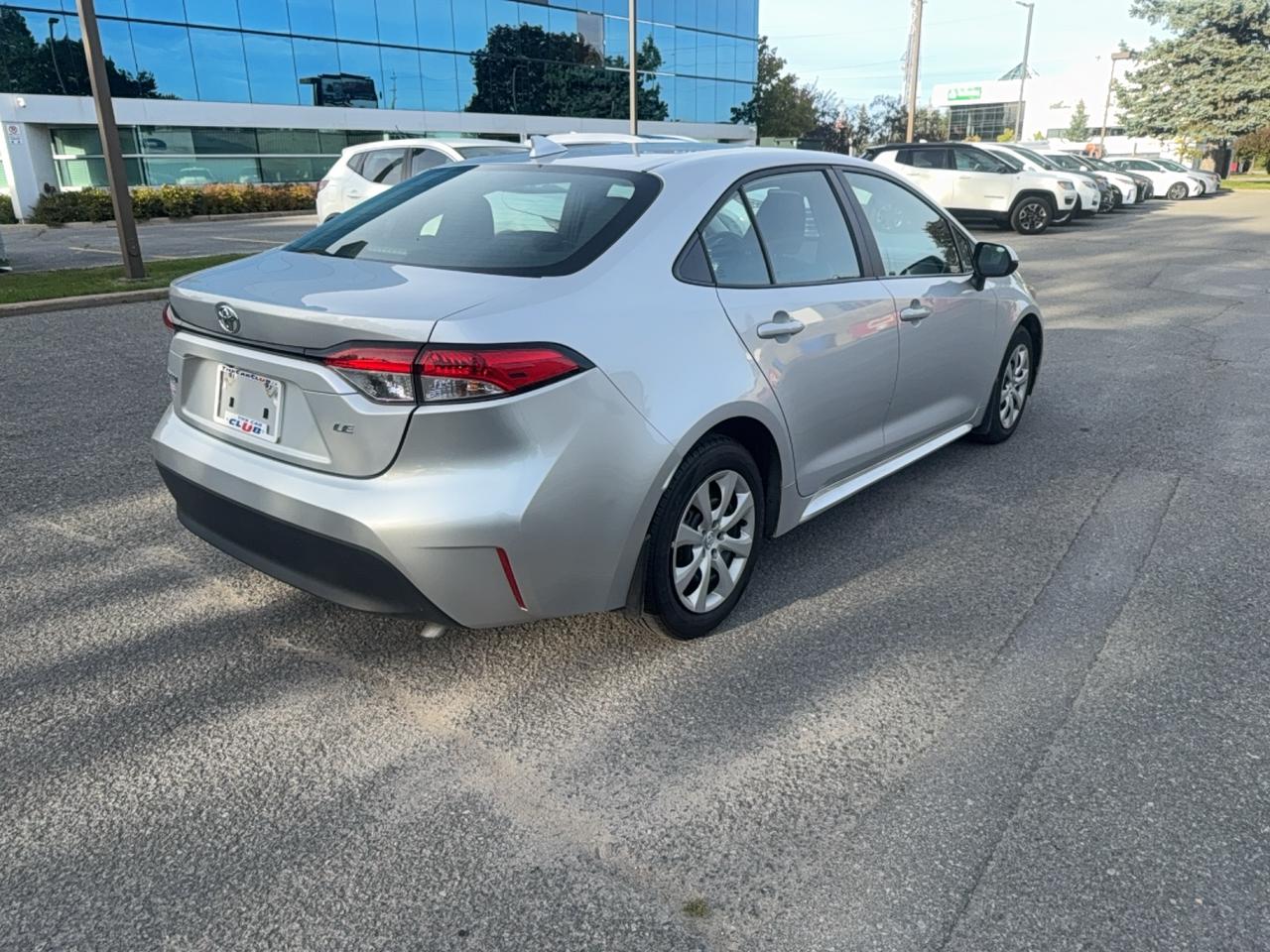 2024 Toyota Corolla LE Photo4