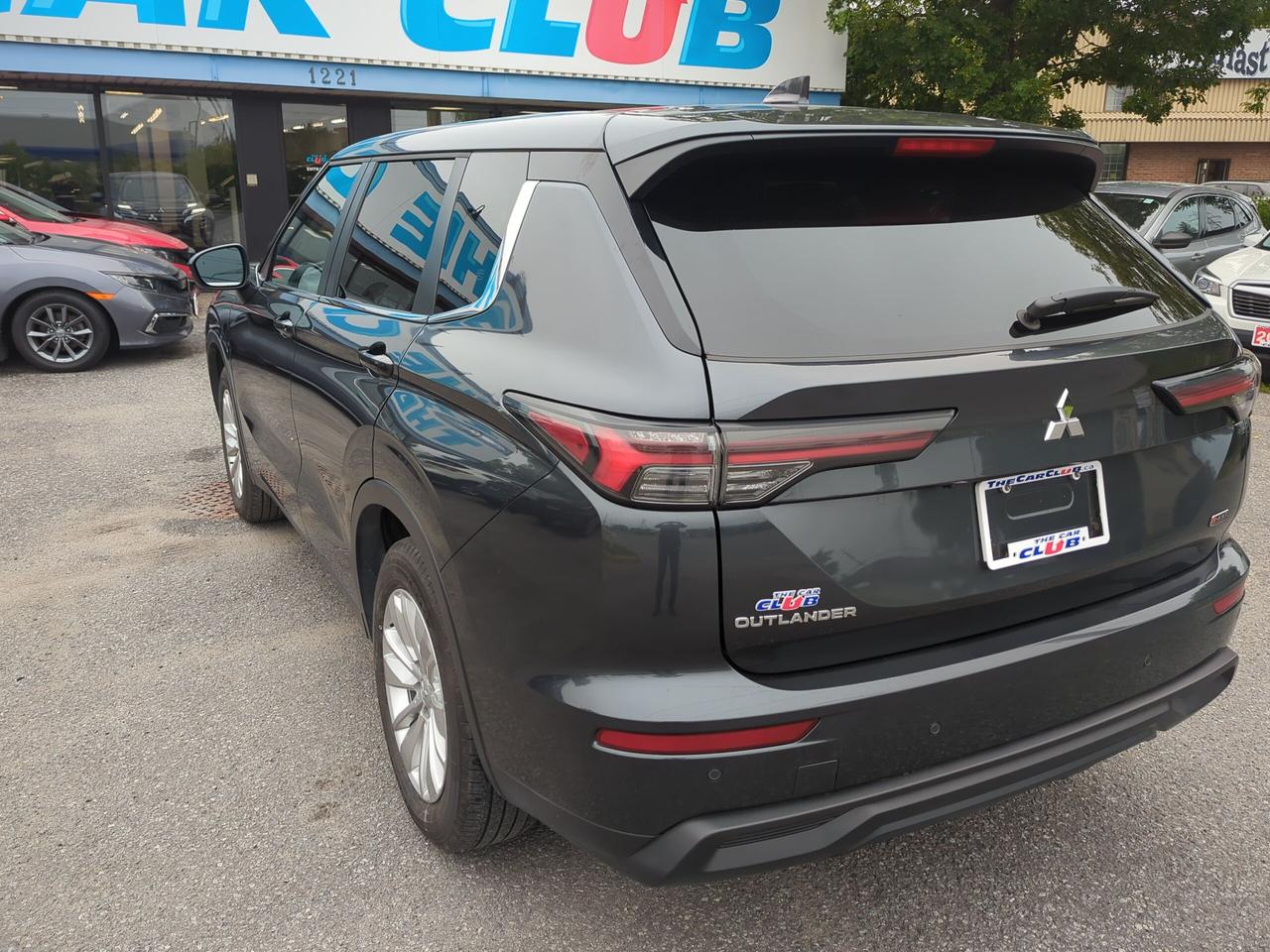 2026 Mitsubishi Outlander ES