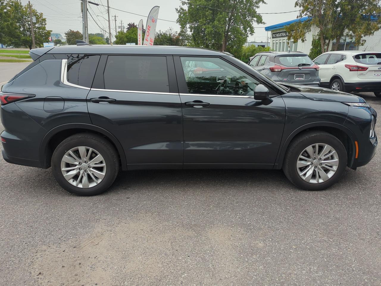2026 Mitsubishi Outlander ES