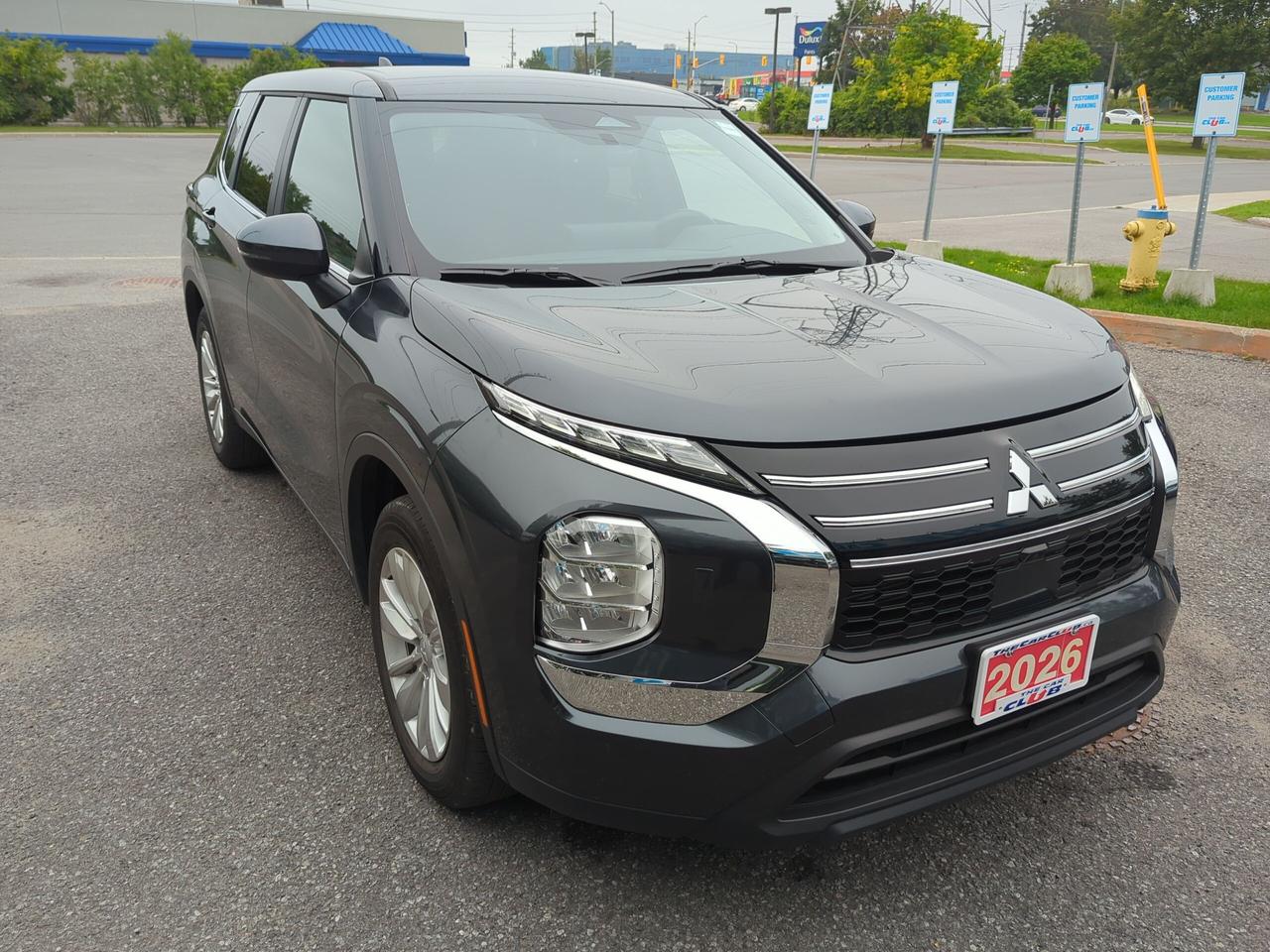 2026 Mitsubishi Outlander ES