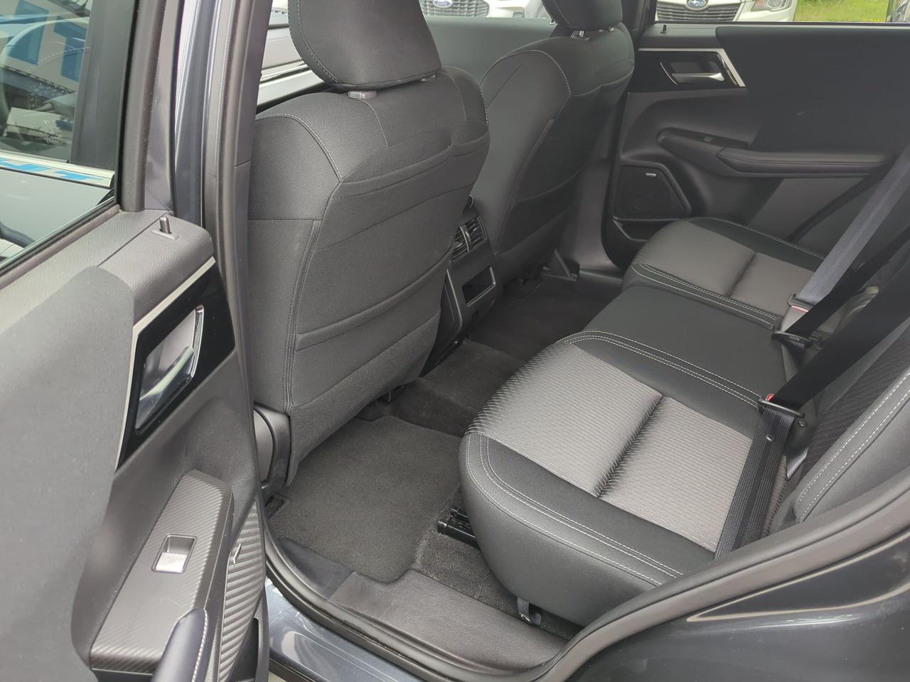 2026 Mitsubishi Outlander ES