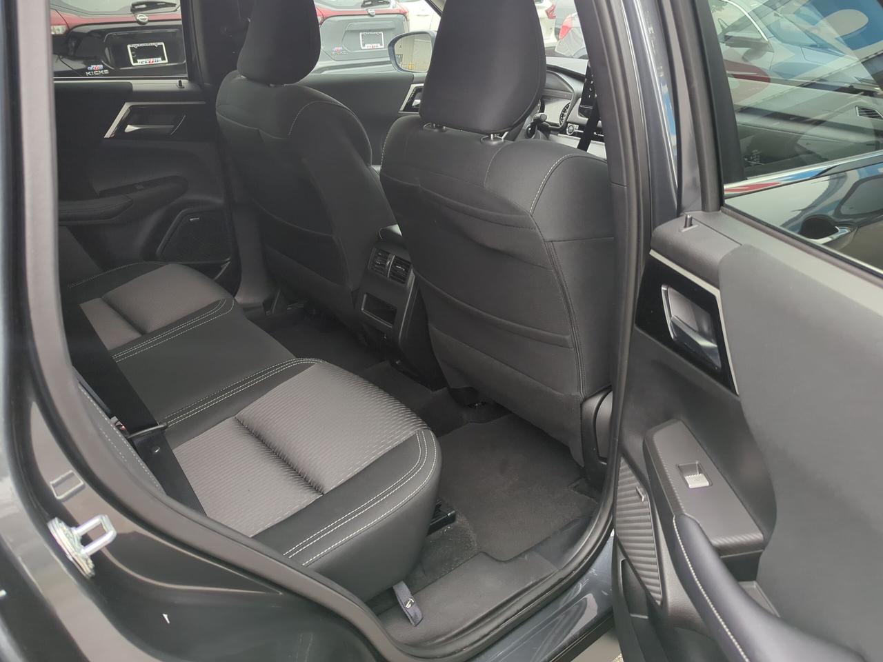 2026 Mitsubishi Outlander ES