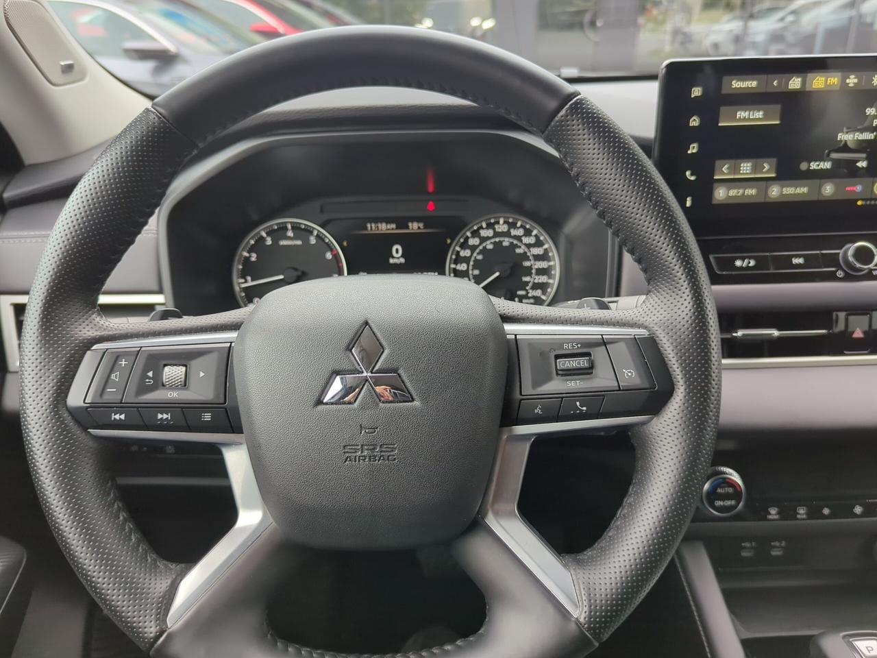 2026 Mitsubishi Outlander ES