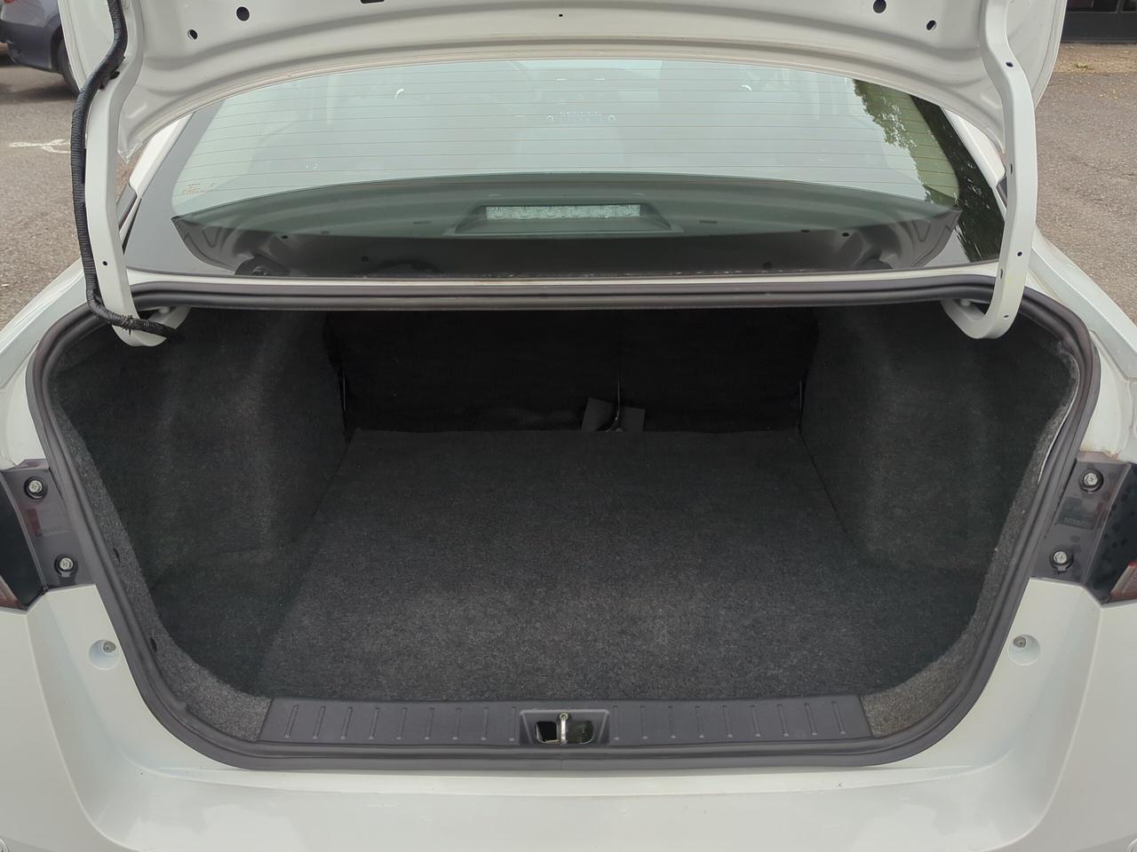 2024 Nissan Versa SR