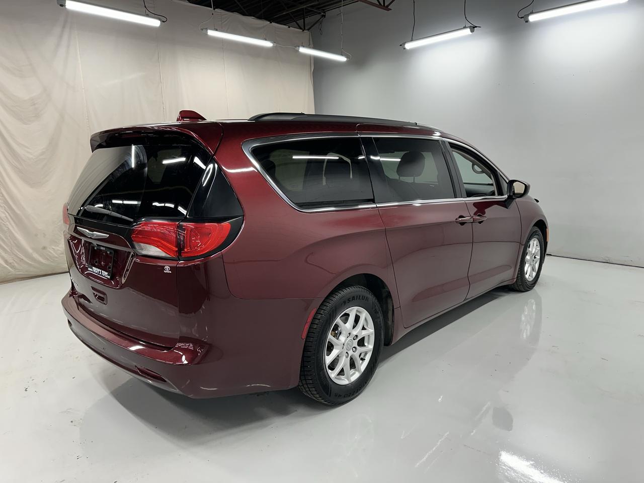 2017 Chrysler Pacifica Touring Photo42
