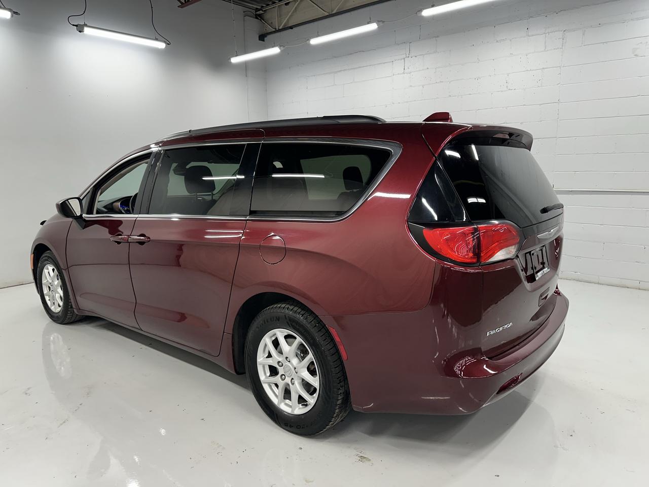 2017 Chrysler Pacifica Touring Photo40