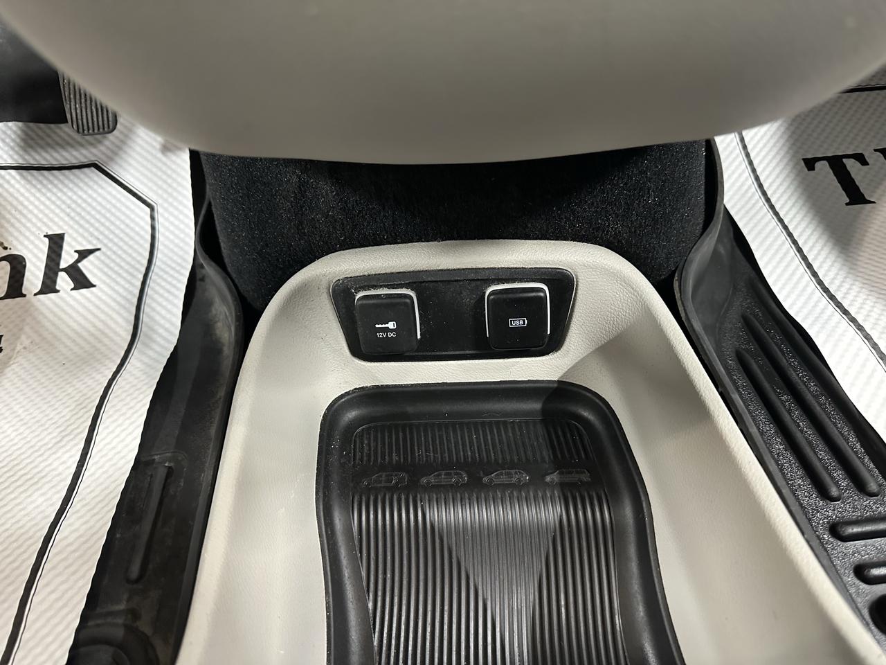 2017 Chrysler Pacifica Touring Photo9