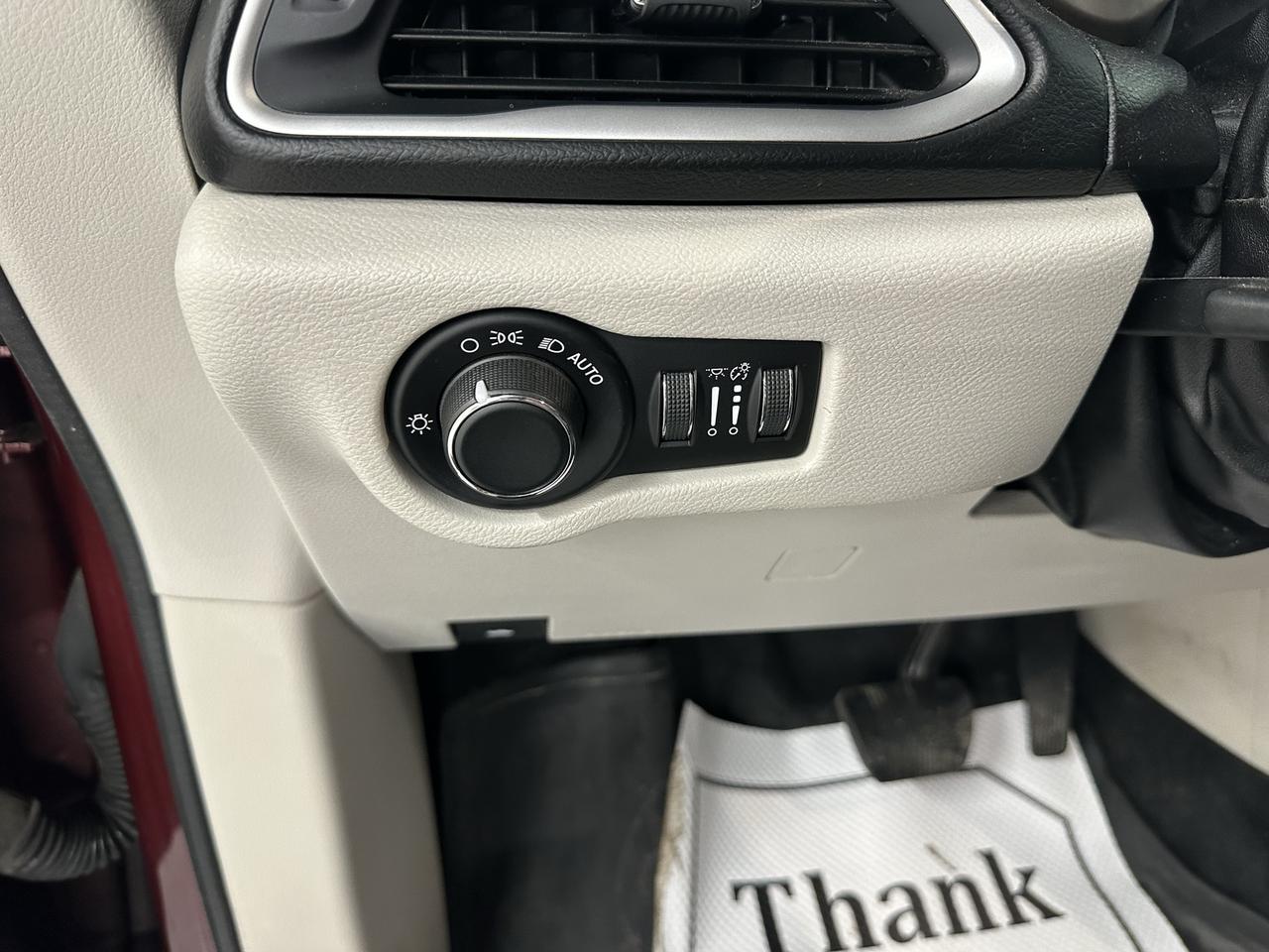2017 Chrysler Pacifica Touring Photo14