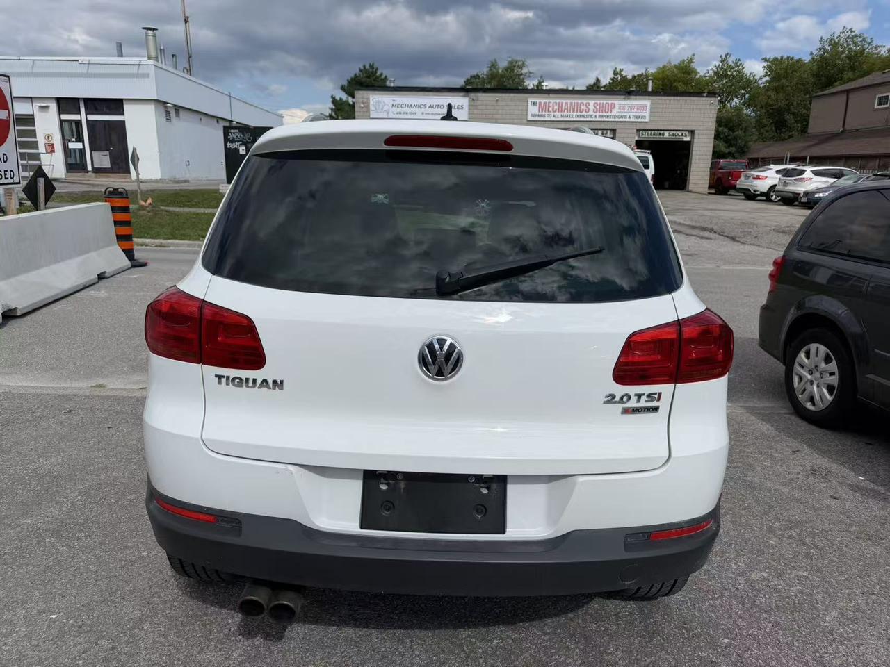 2017 Volkswagen Tiguan 4MOTION 4dr Comfortline Photo4