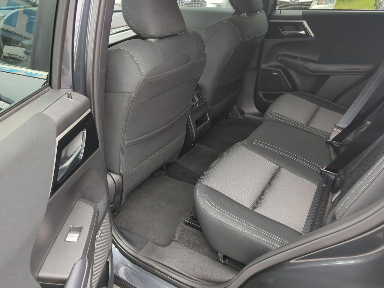 2026 Mitsubishi Outlander ES