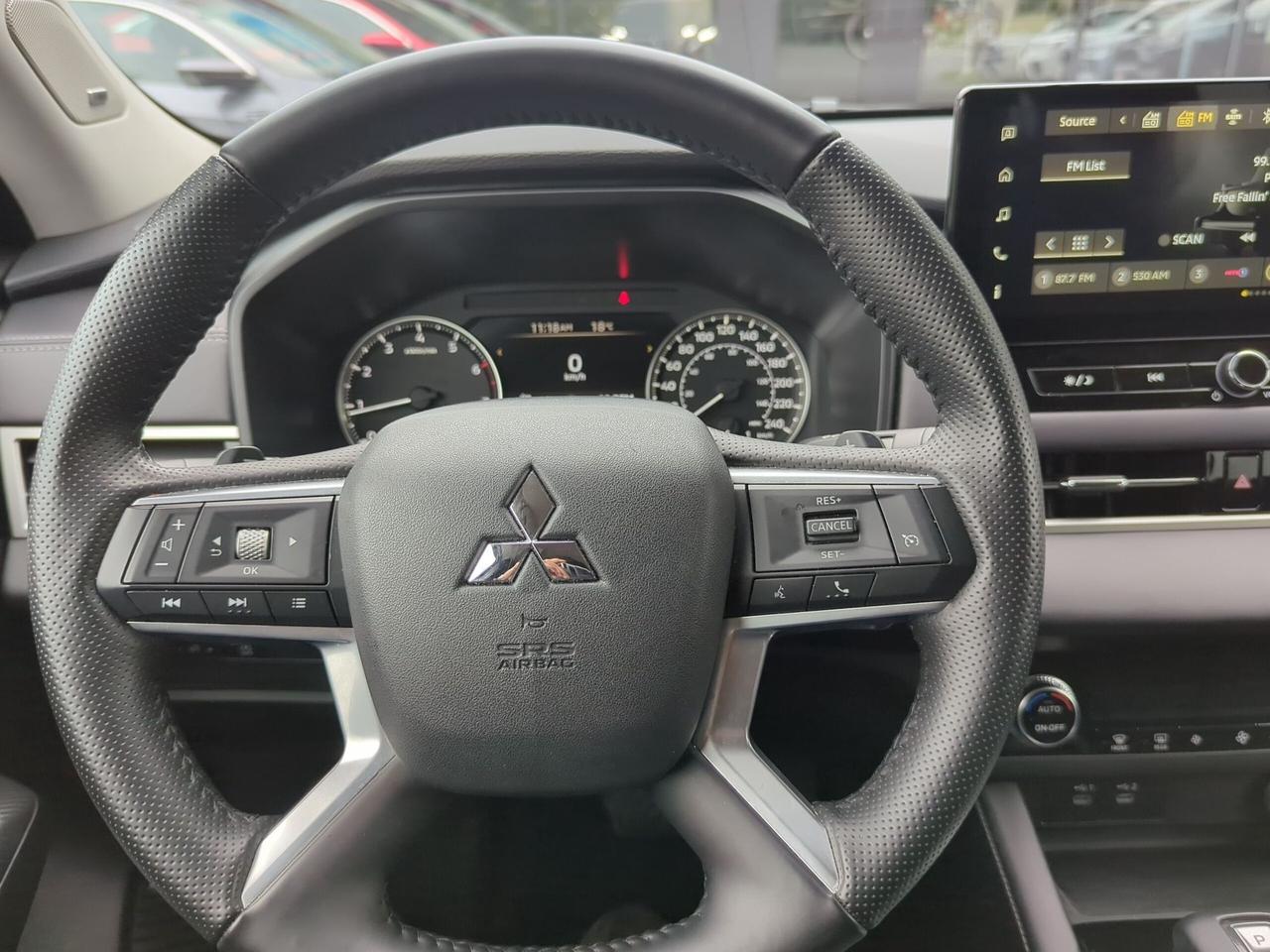 2026 Mitsubishi Outlander ES
