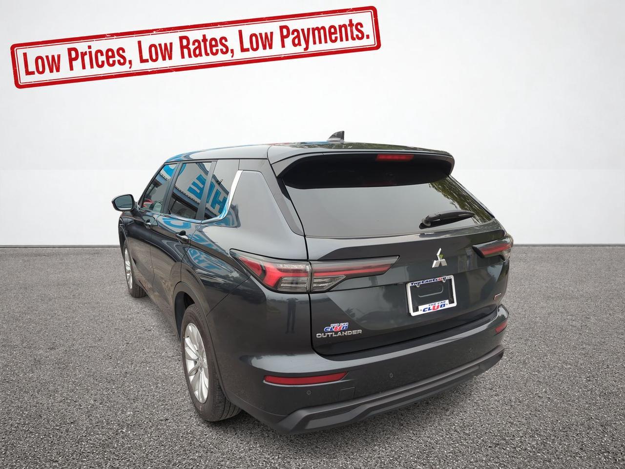 2026 Mitsubishi Outlander ES