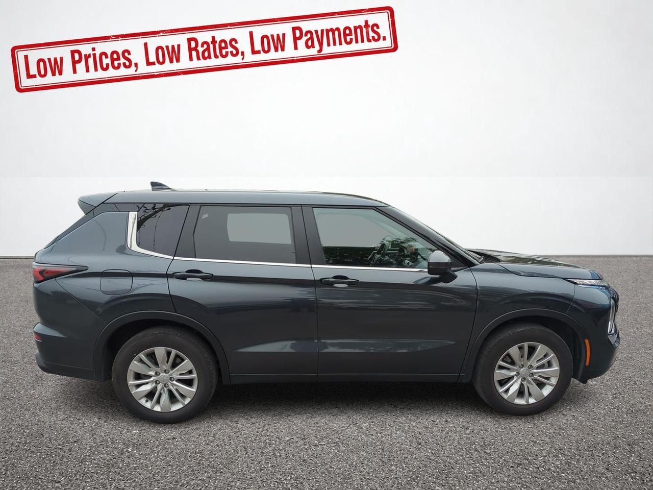 2026 Mitsubishi Outlander ES