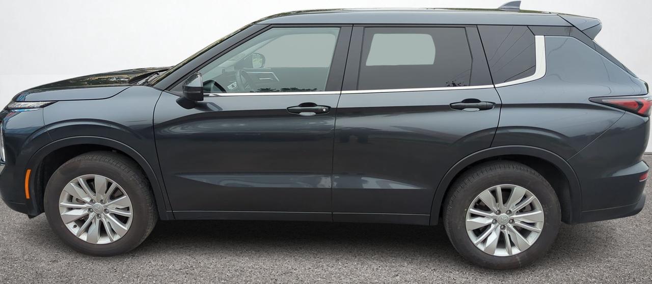 2026 Mitsubishi Outlander ES