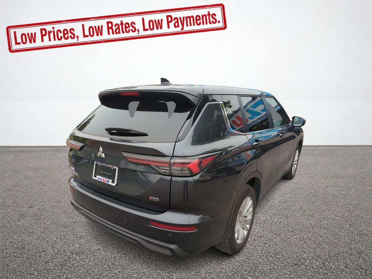 2026 Mitsubishi Outlander ES