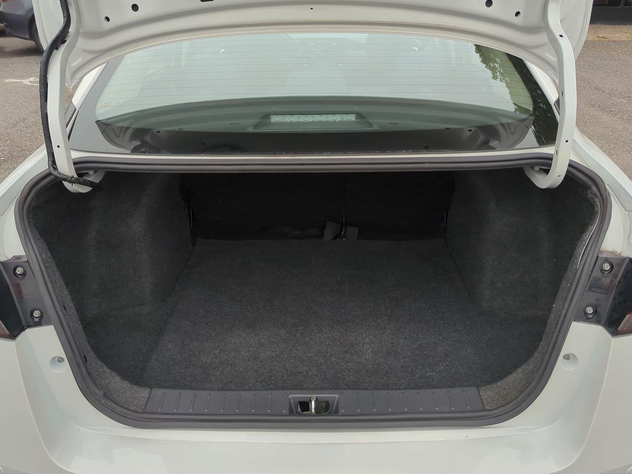 2024 Nissan Versa SR