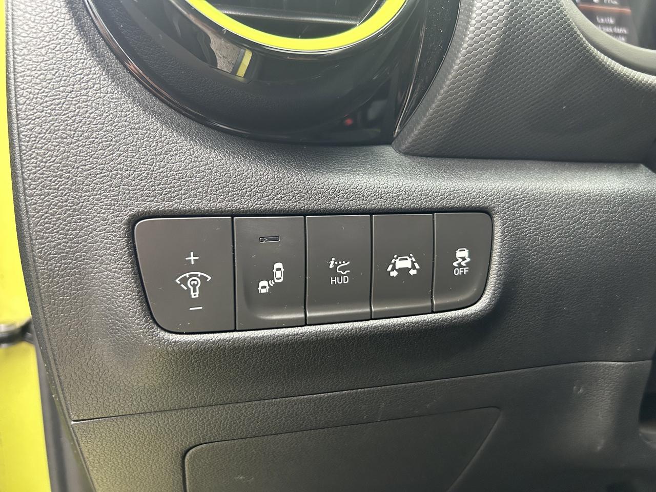 2020 Hyundai KONA ULTIMATE - LIME COLOUR PACKAGE! AWD, HEATED SEATS! Photo16