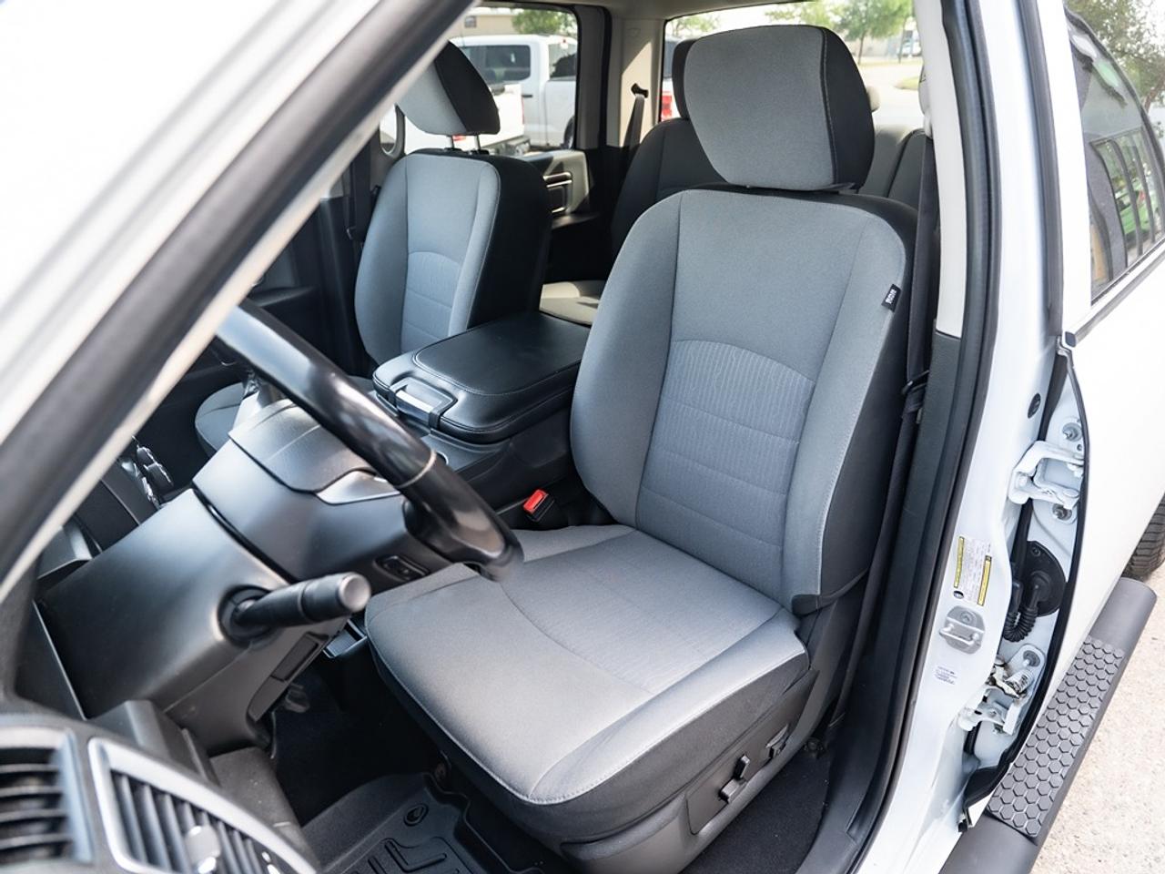 2022 RAM 1500 Classic SLT Photo18