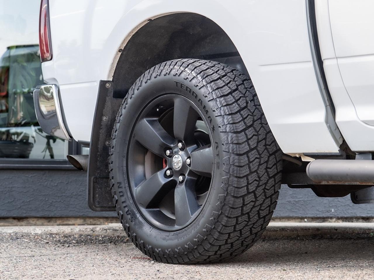 2022 RAM 1500 Classic SLT Photo3