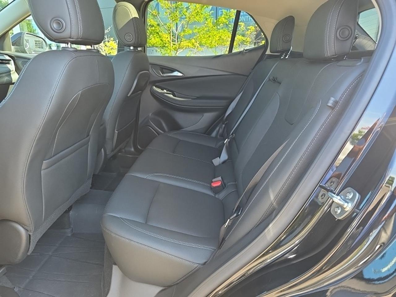 2024 Buick Encore GX GX Sport Touring - AWD, 360 CAM, LOW KM'S!!! Photo