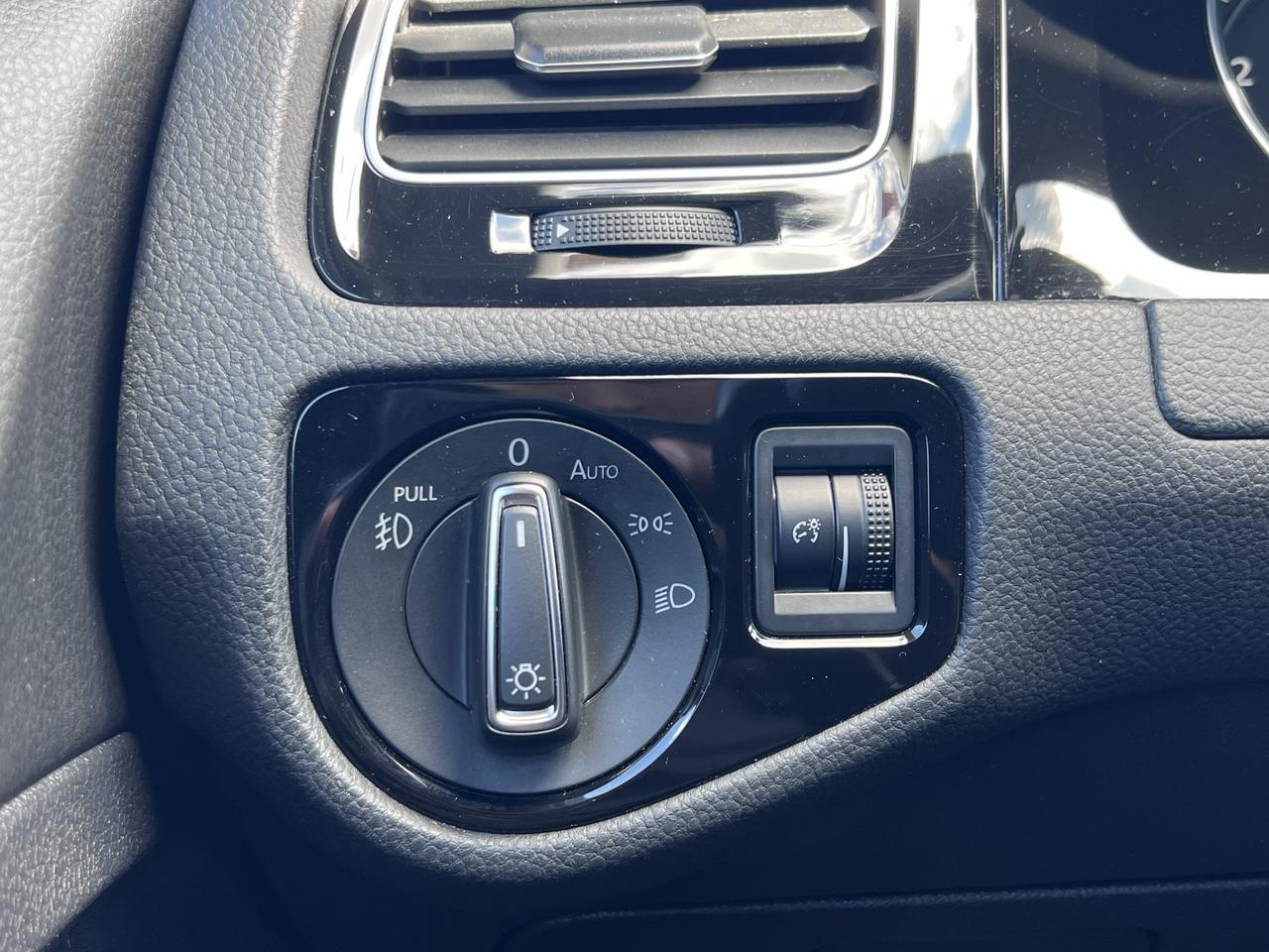 2019 Volkswagen Golf GTI 6 speed manual Photo