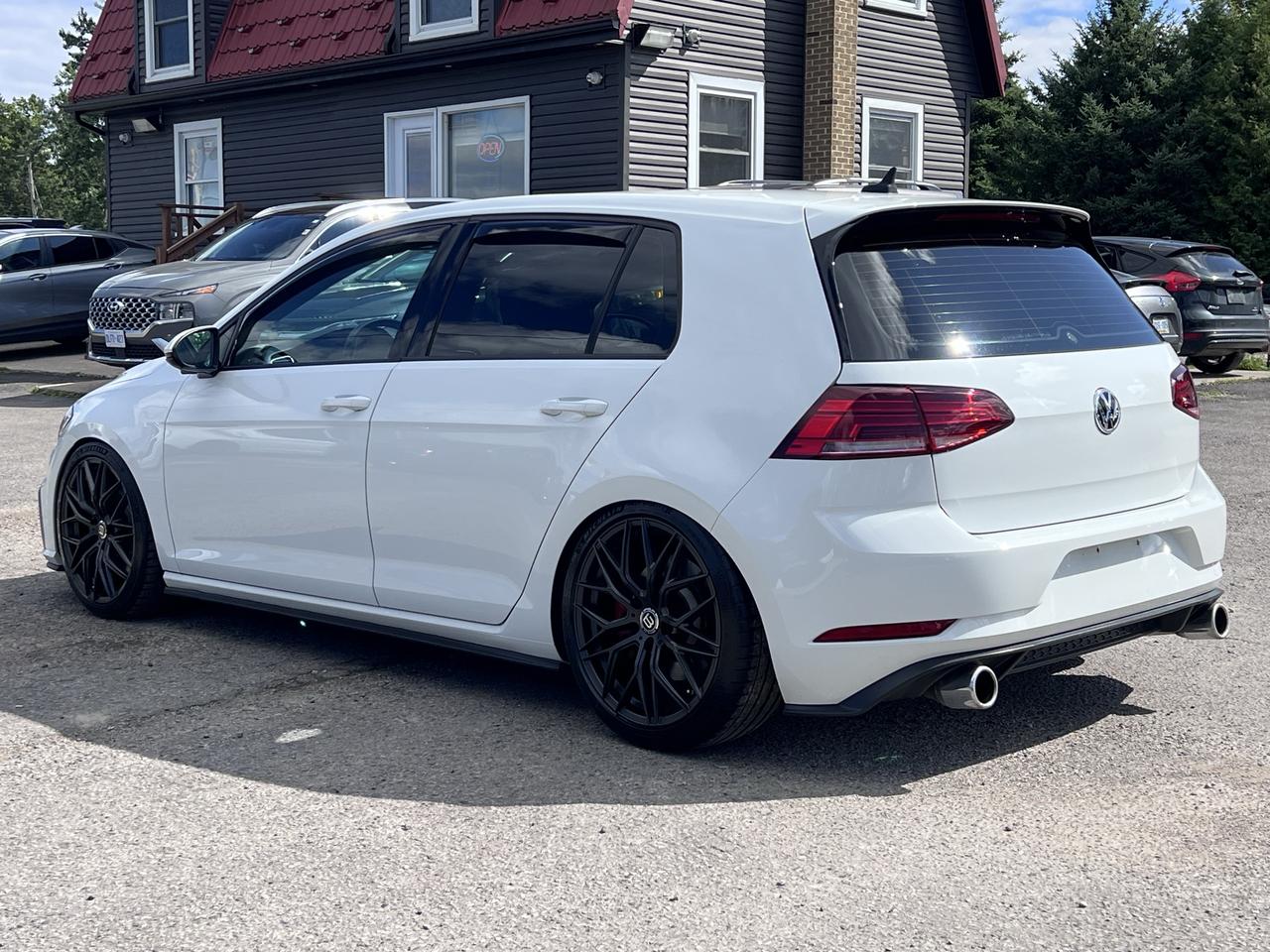 2019 Volkswagen Golf GTI 6 speed manual Photo4