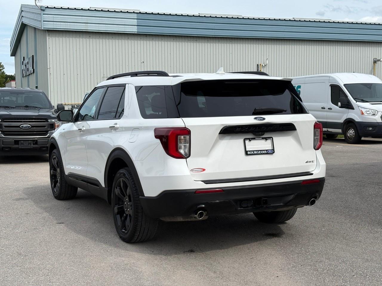 2023 Ford Explorer ST-Line 4WD Photo
