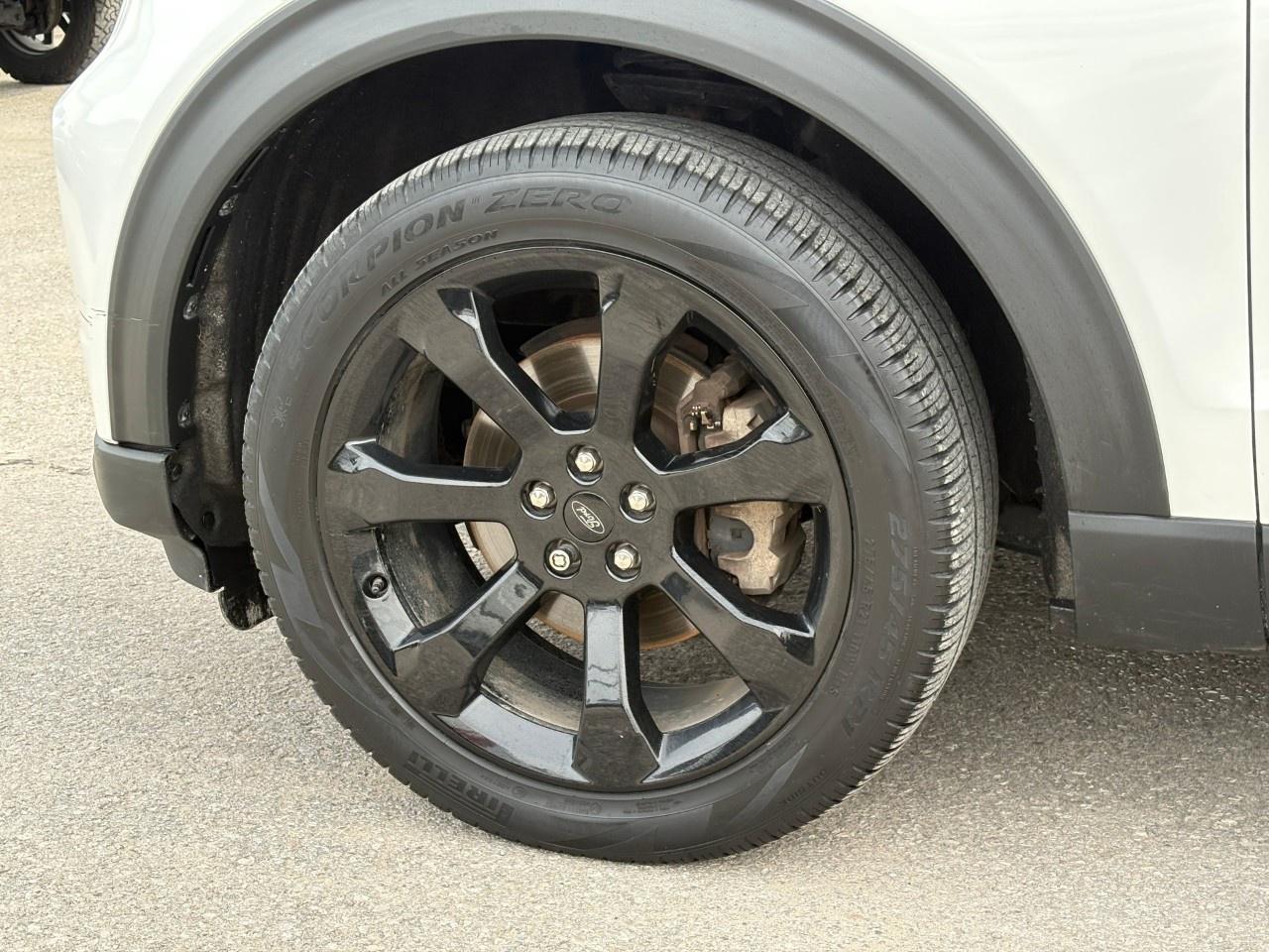 2023 Ford Explorer ST-Line 4WD Photo