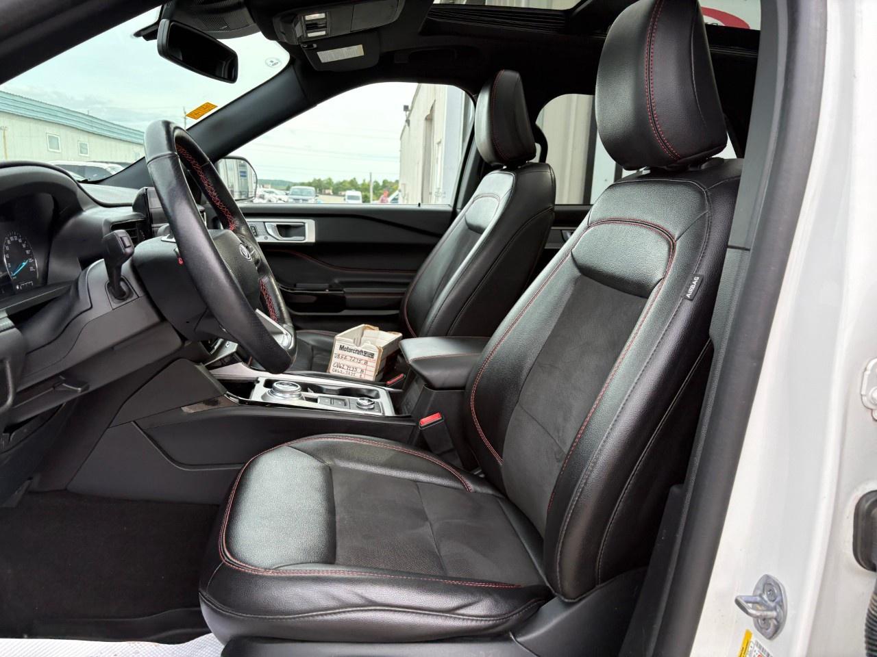 2023 Ford Explorer ST-Line 4WD Photo