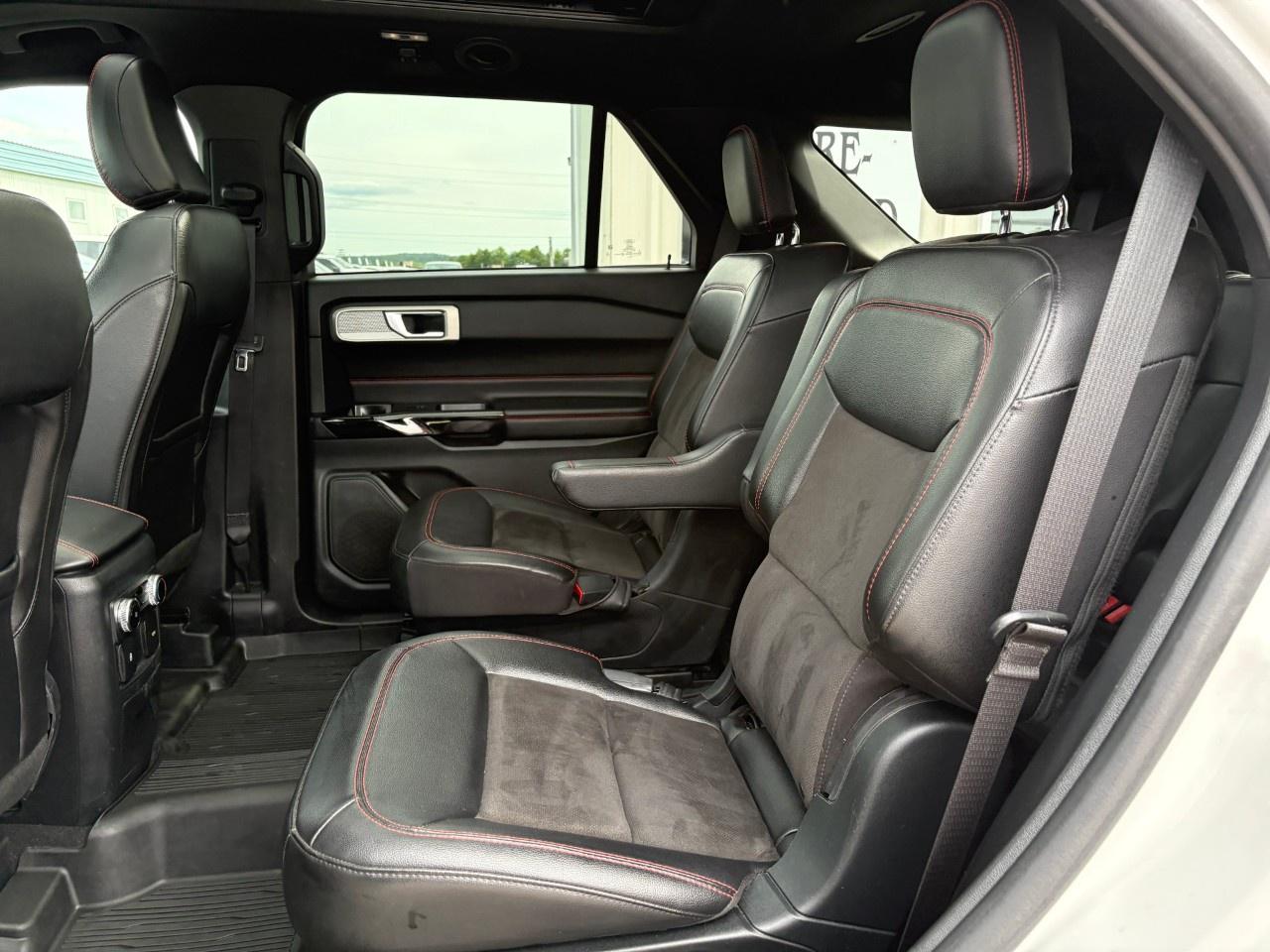 2023 Ford Explorer ST-Line 4WD Photo