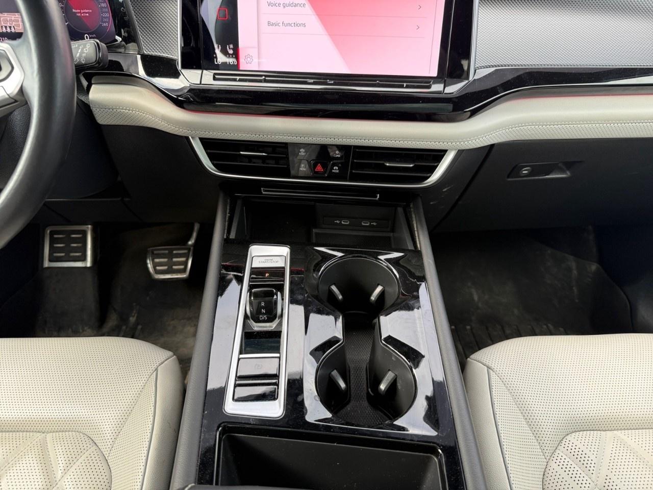 2024 Volkswagen Atlas Cross Sport Execline 2.0 TSI 4MOTION Photo