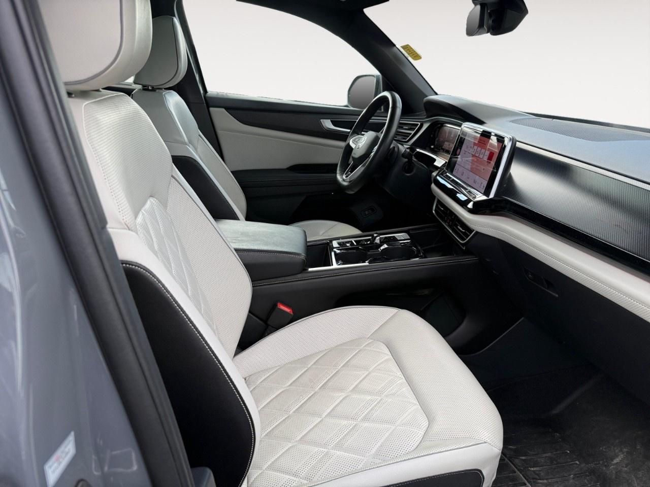 2024 Volkswagen Atlas Cross Sport Execline 2.0 TSI 4MOTION Photo
