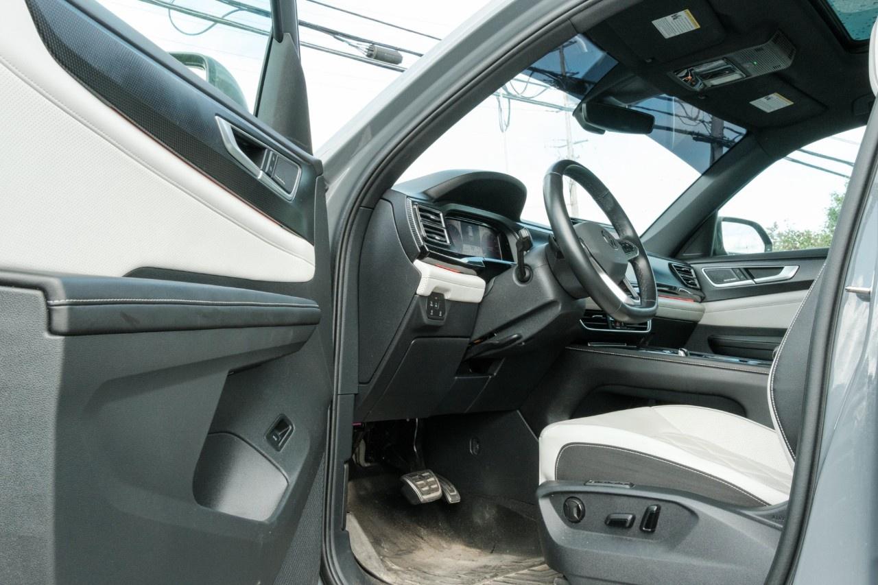 2024 Volkswagen Atlas Cross Sport Execline 2.0 TSI 4MOTION Photo